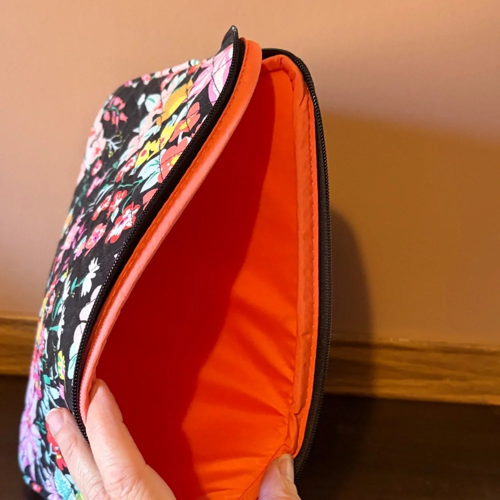 Vera Bradley Black Floral Quilted Sleeve